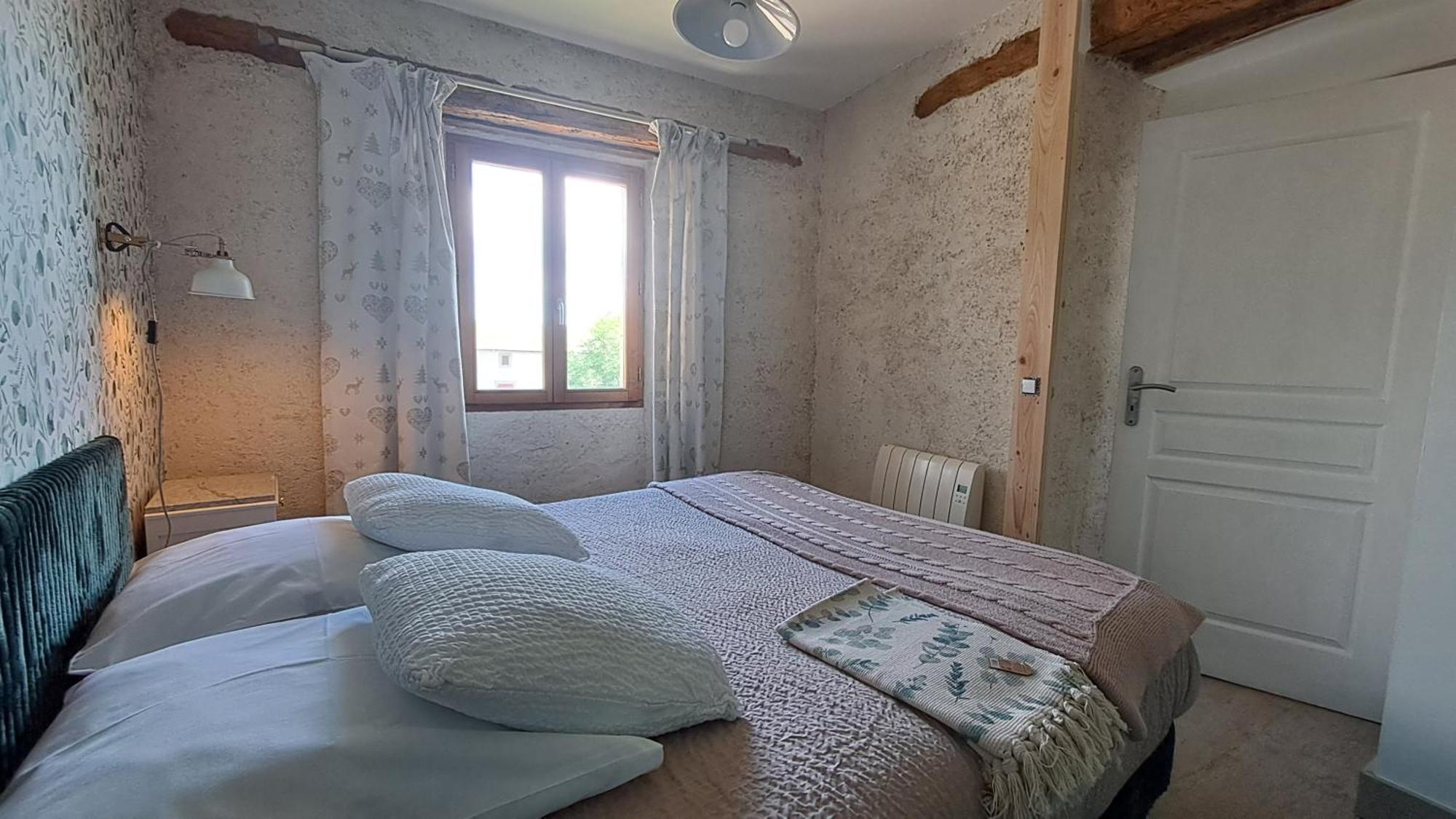 Bed and Breakfast Le Grenier Des Moineaux Font-Romeu-Odeillo-Via Pokoj fotografie