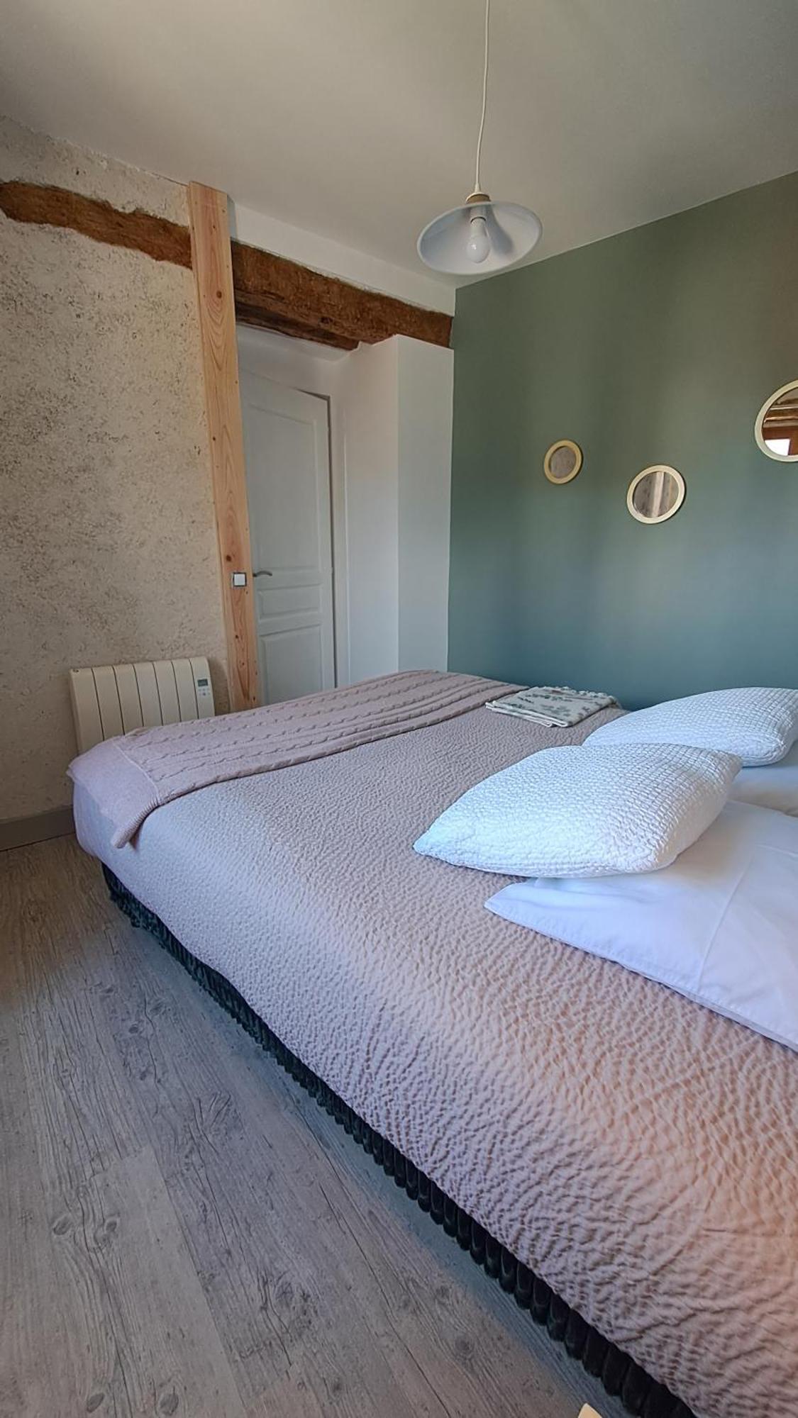 Bed and Breakfast Le Grenier Des Moineaux Font-Romeu-Odeillo-Via Pokoj fotografie