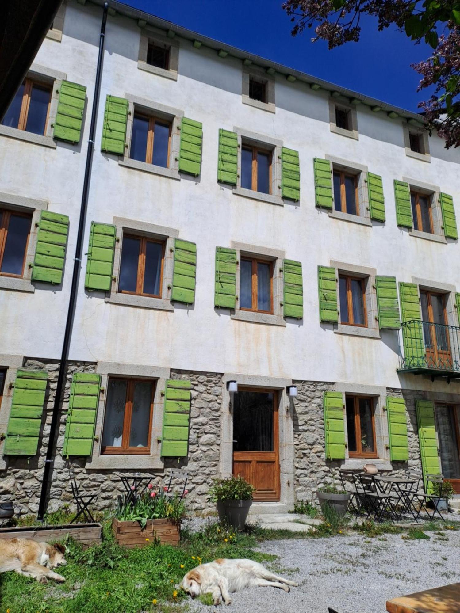 Bed and Breakfast Le Grenier Des Moineaux Font-Romeu-Odeillo-Via Exteriér fotografie
